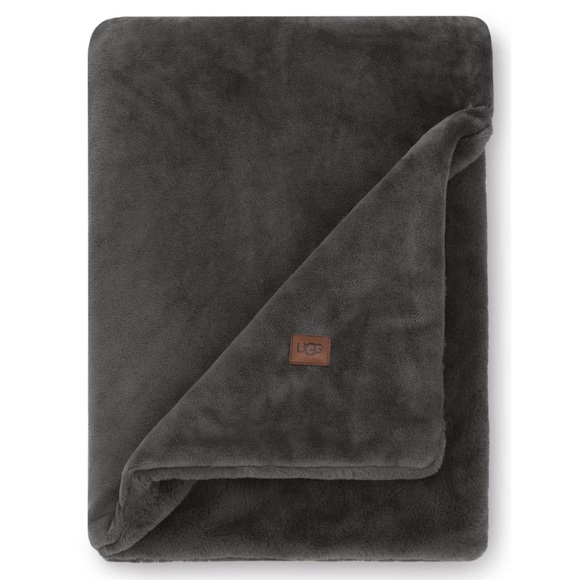 UGG Other - UGG Coastline Plush Throw